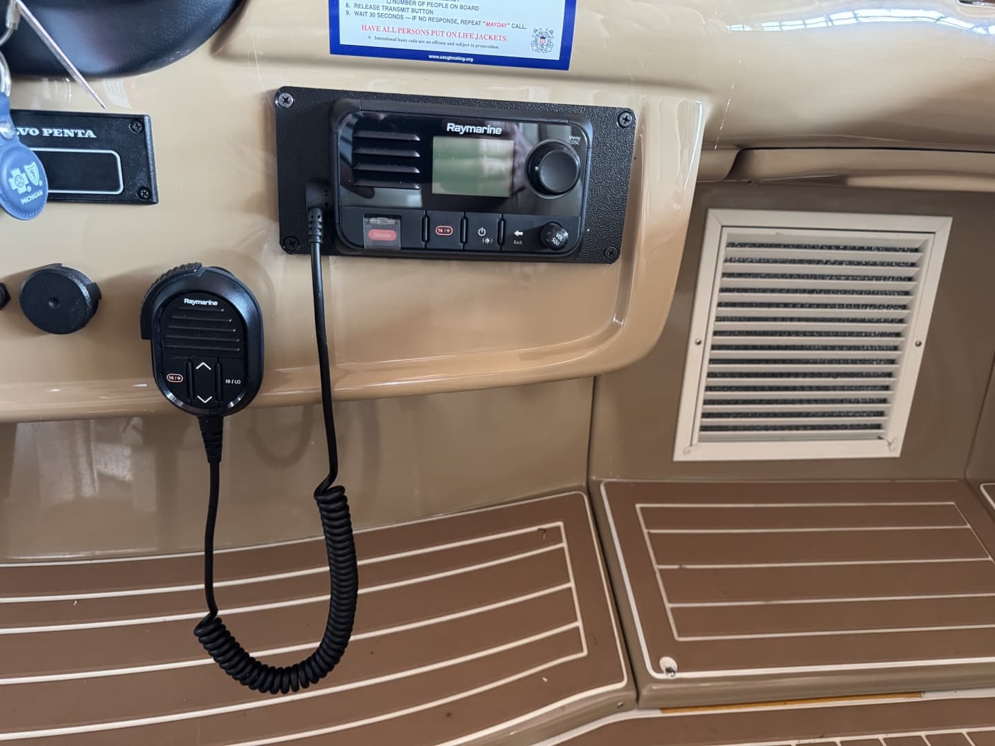 2004 Carver 466 Motor Yacht