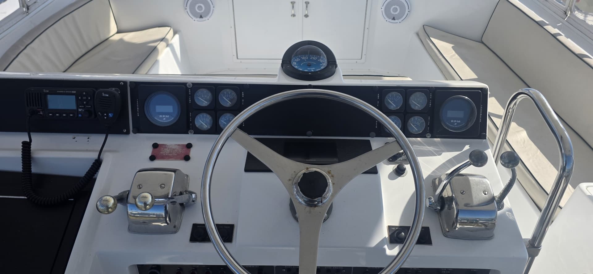 1989 Hatteras 52 Convertible