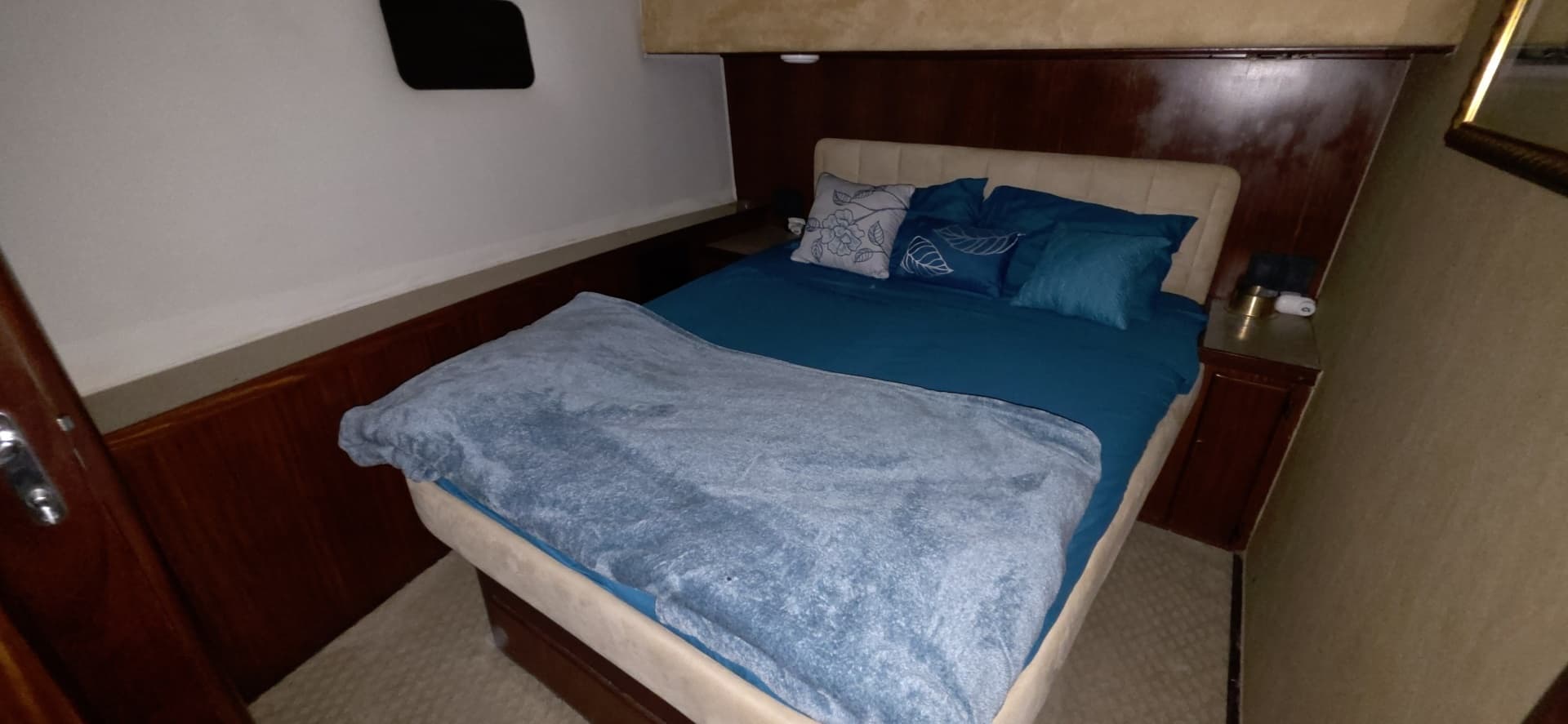 1989 Hatteras 52 Convertible