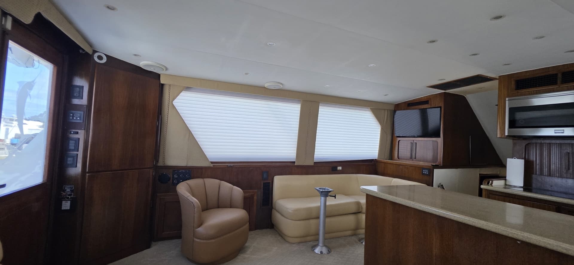 1989 Hatteras 52 Convertible