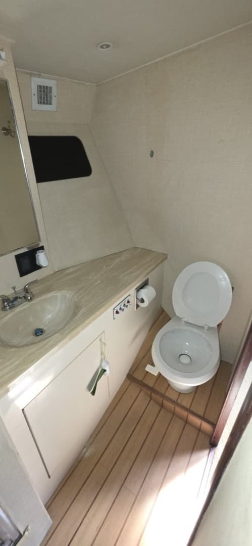 1989 Hatteras 52 Convertible