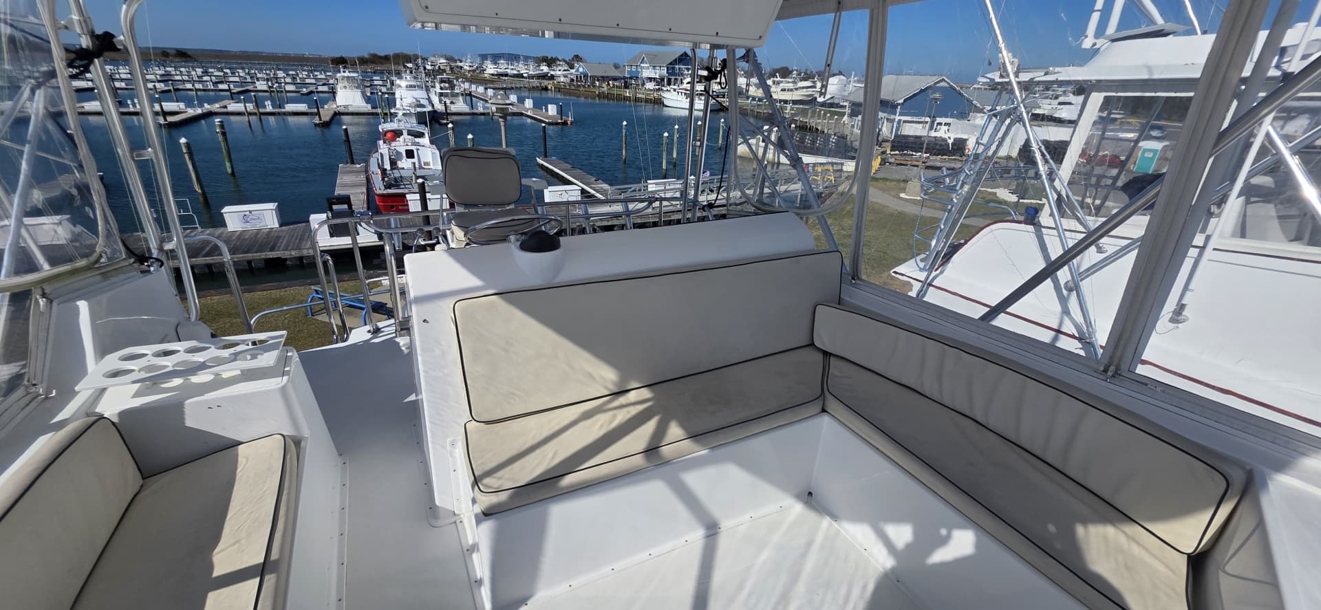 1989 Hatteras 52 Convertible