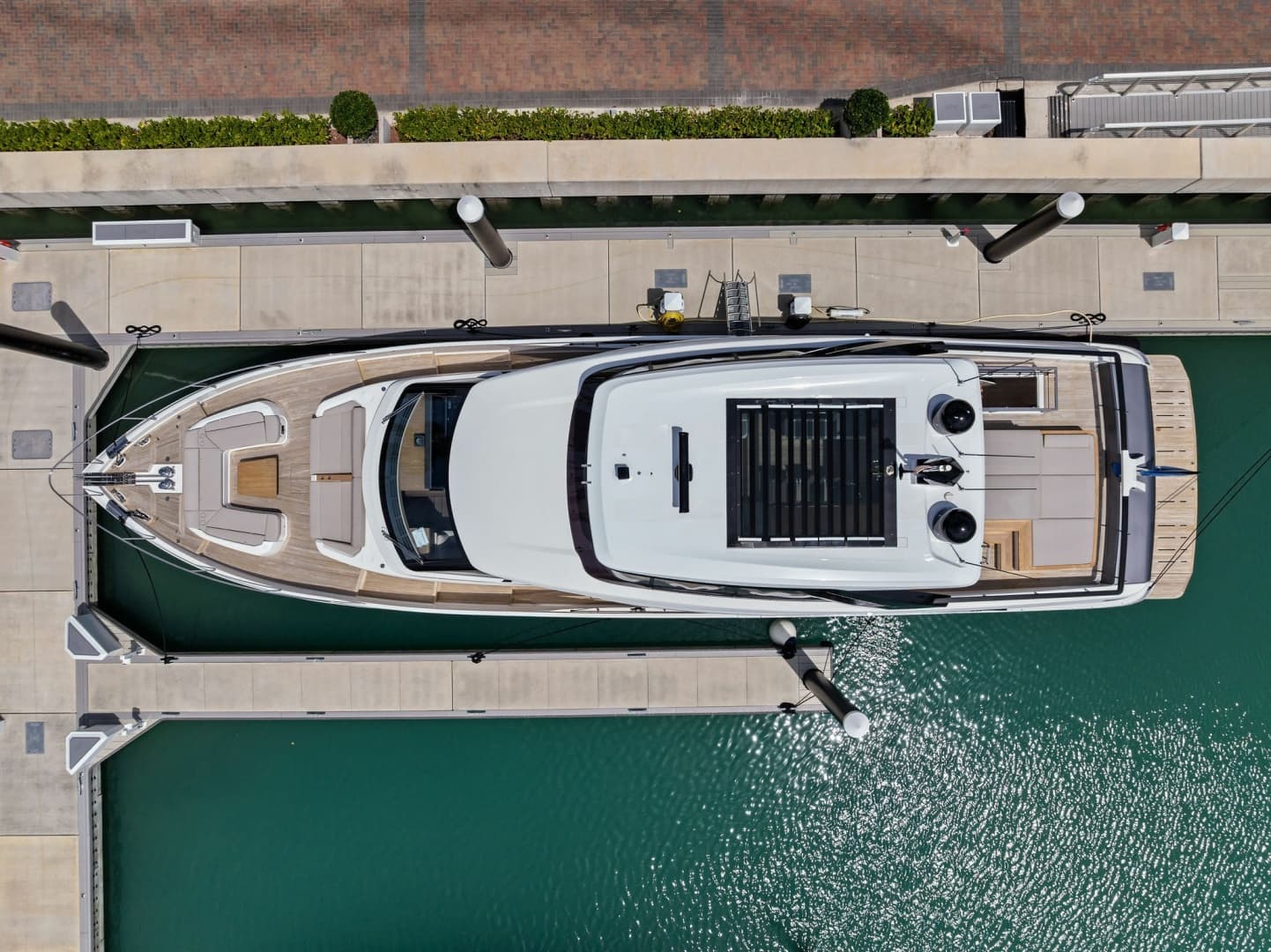 2023 Ferretti Yachts 860