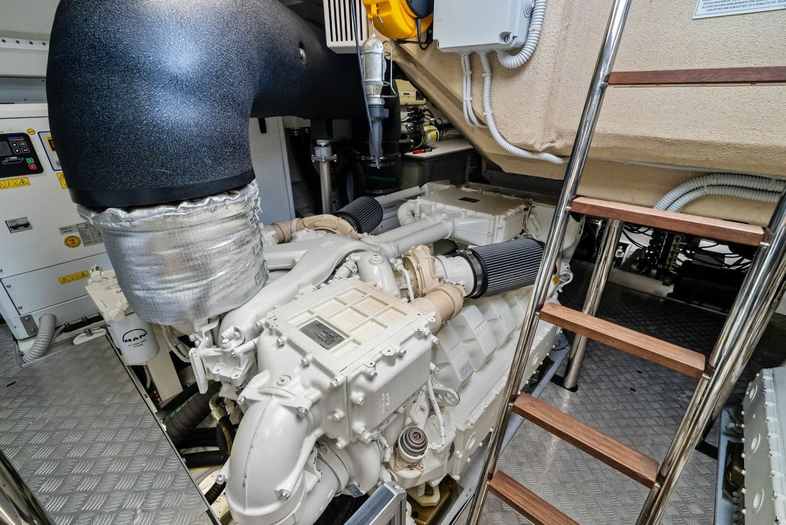 2023 Ferretti Yachts 860