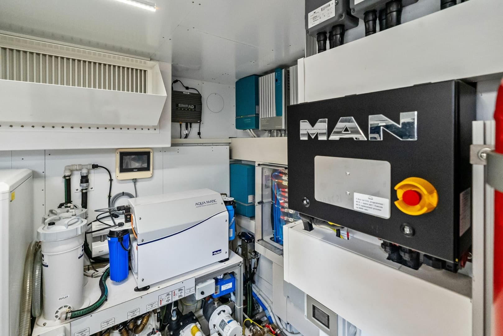 2023 Ferretti Yachts 860