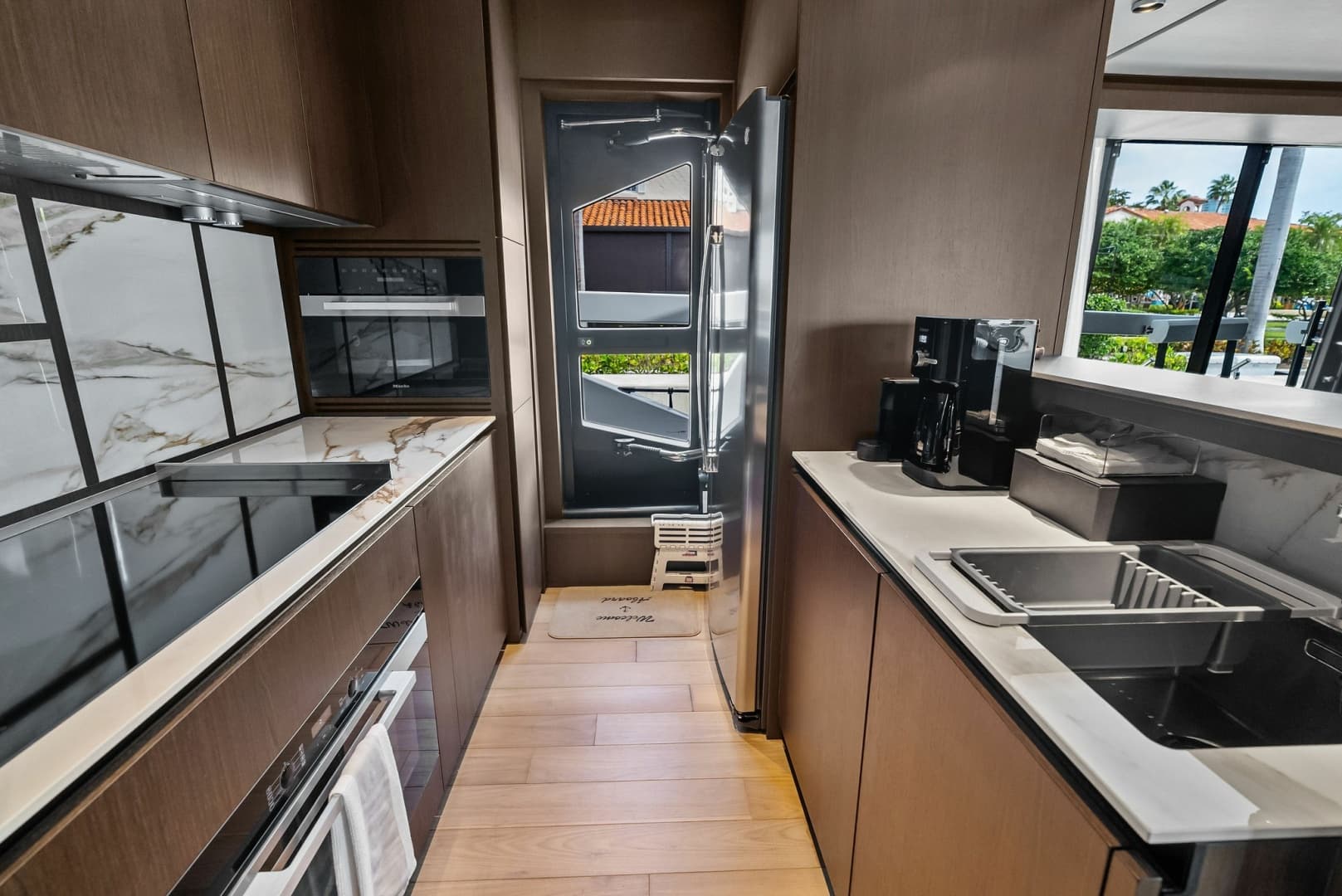 2023 Ferretti Yachts 860