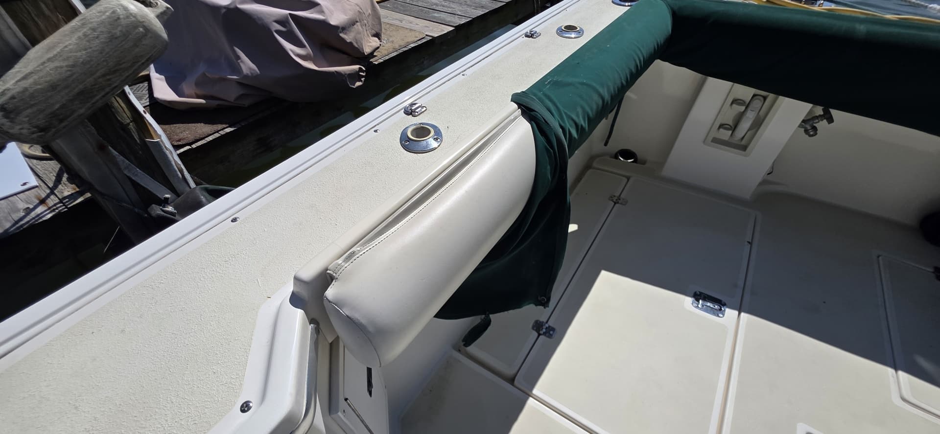 2001 Albin 32 + 2 Command Bridge