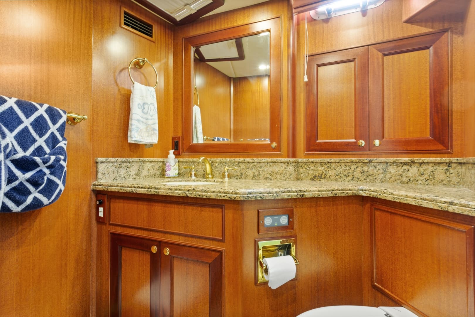 2005 Offshore Yachts Offshore 66