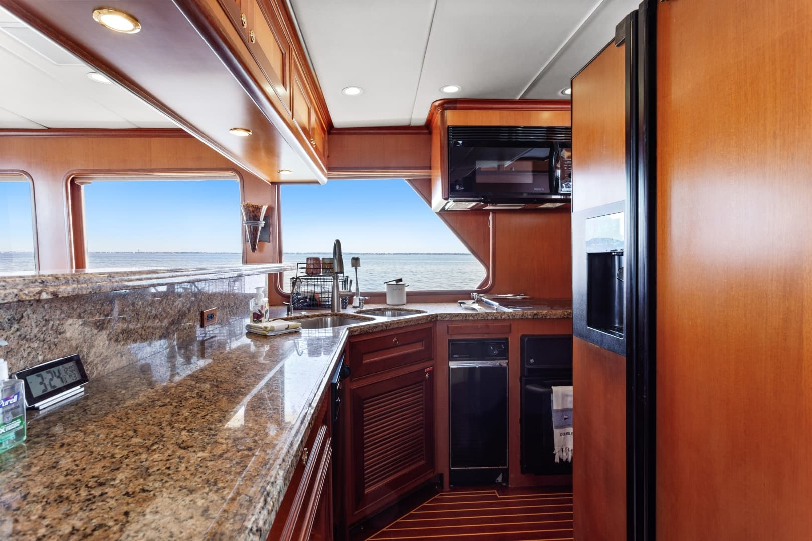 2005 Offshore Yachts Offshore 66