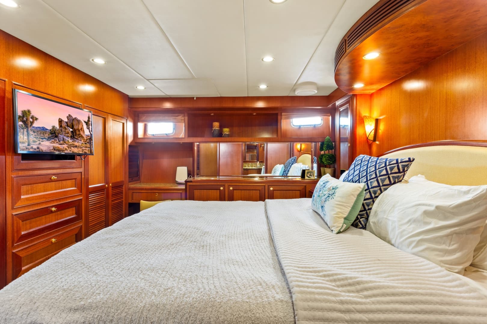 2005 Offshore Yachts Offshore 66