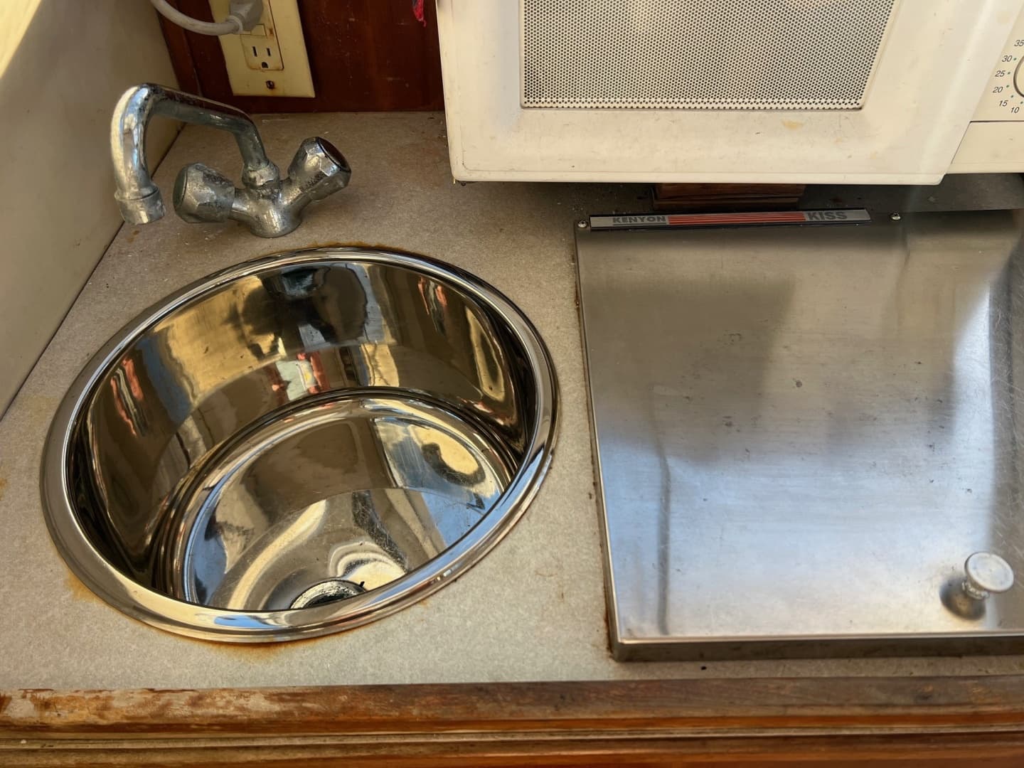 2006 Shamrock Mackinaw 270