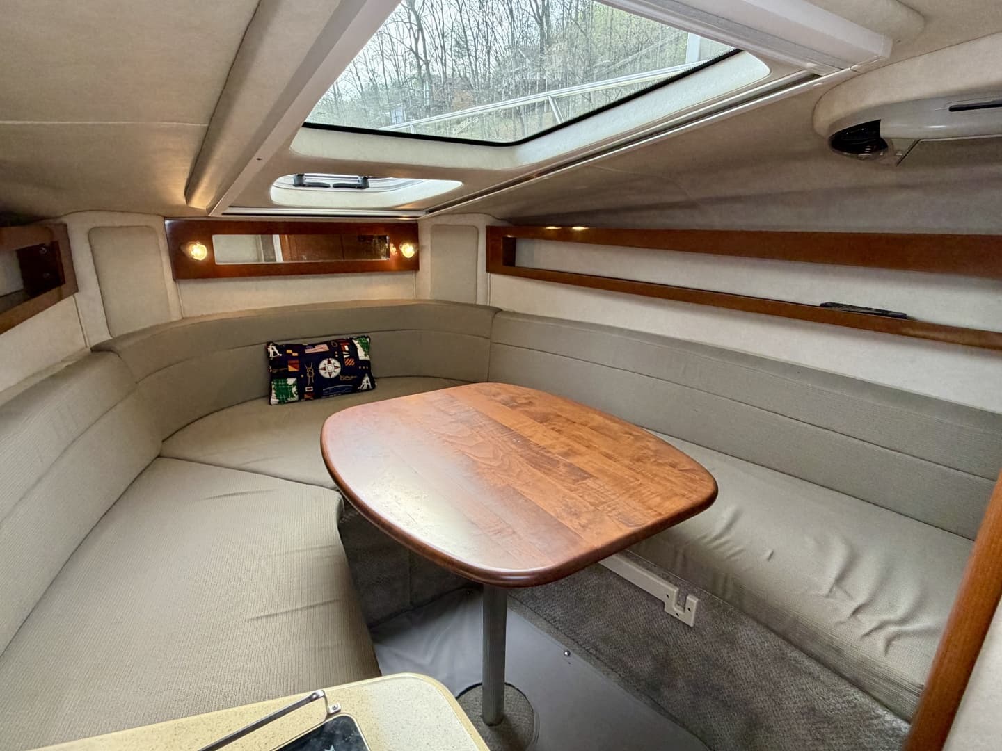 2009 Sea Ray 270 Sundancer