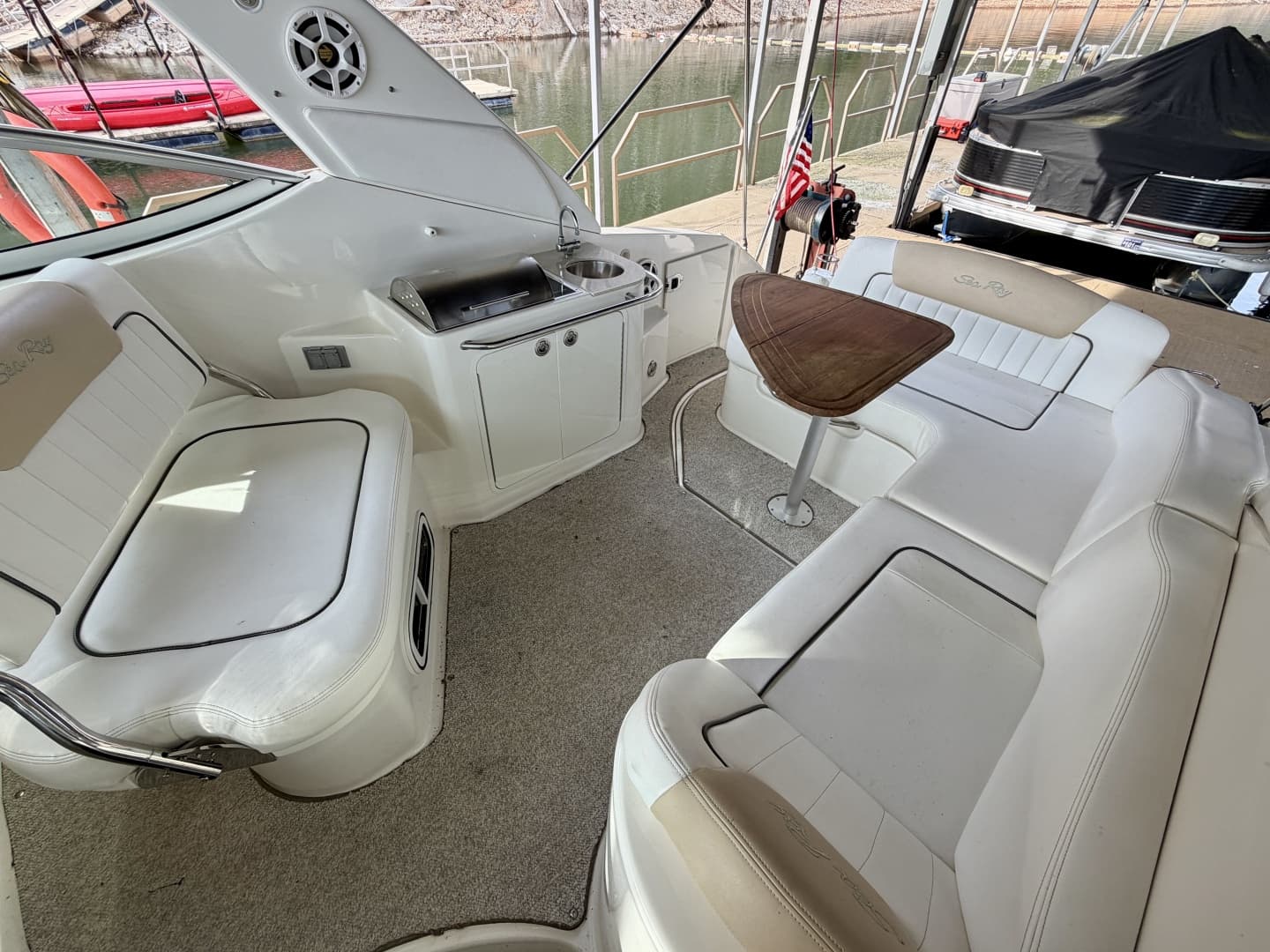 2009 Sea Ray 270 Sundancer
