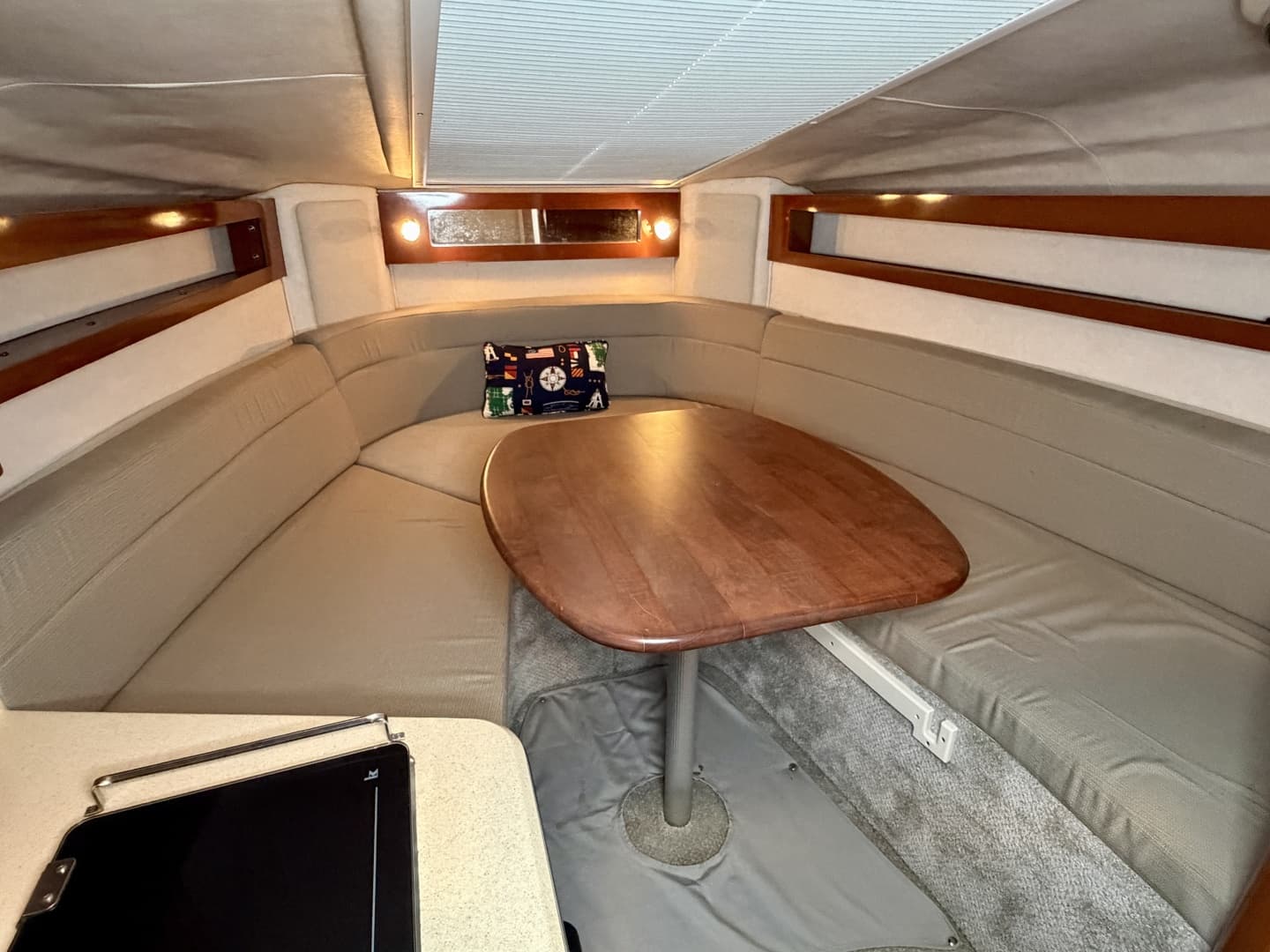 2009 Sea Ray 270 Sundancer