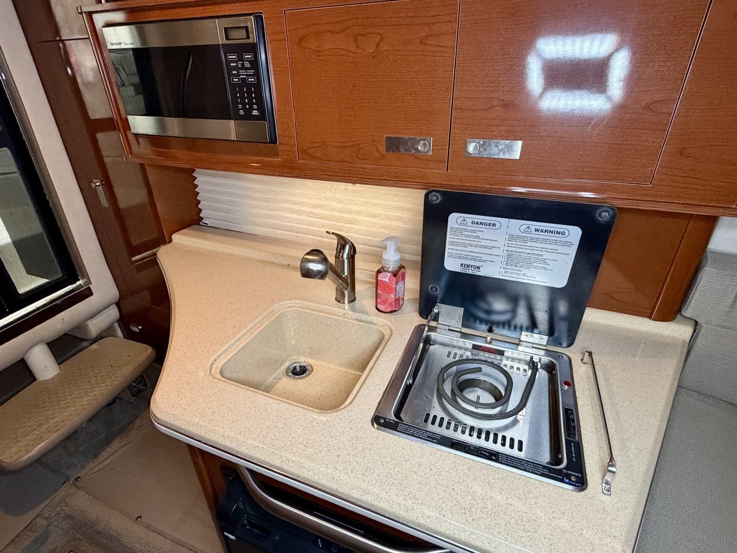 2009 Sea Ray 270 Sundancer