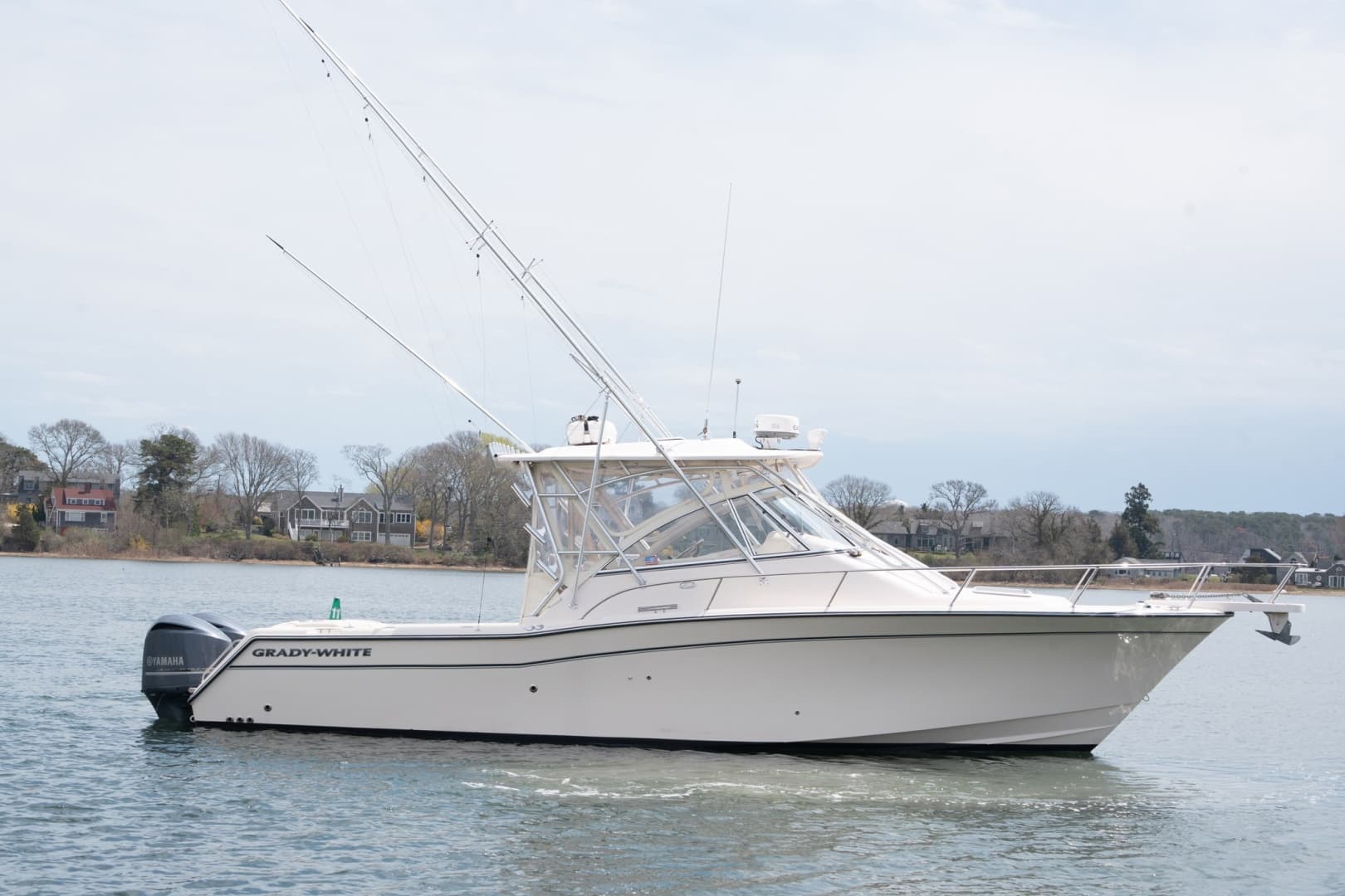 2009 Grady-White Express 330