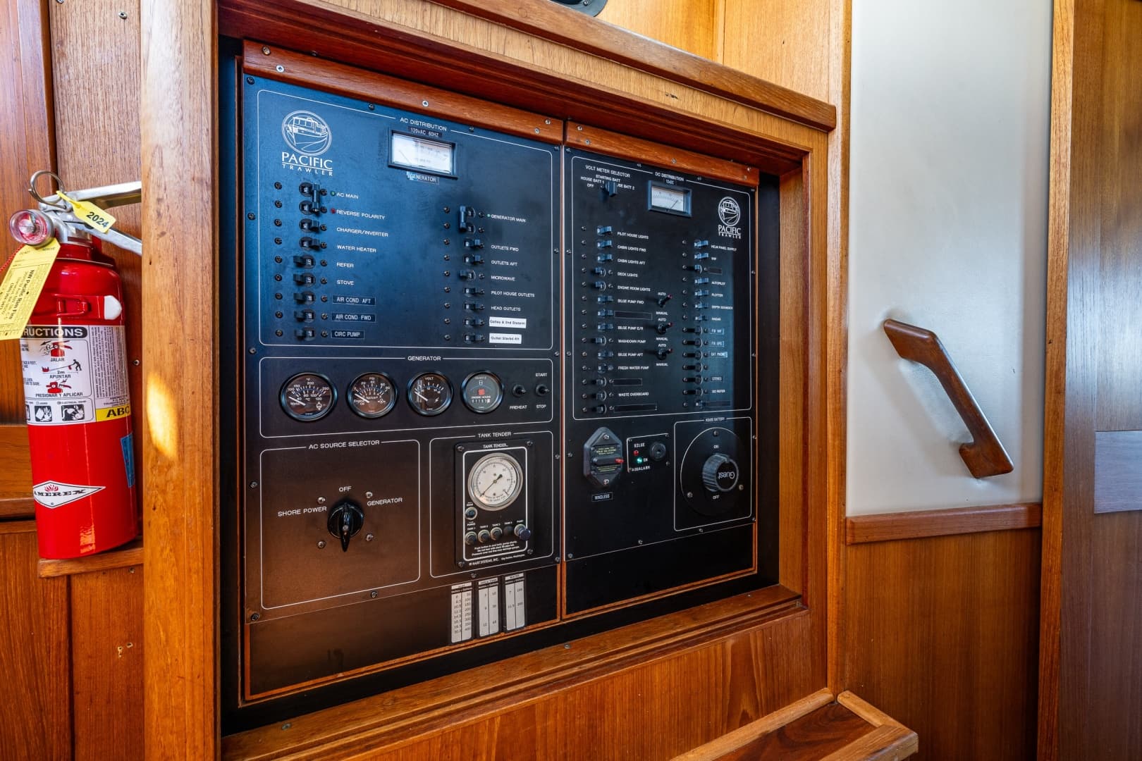 1999 Pacific Trawler 40