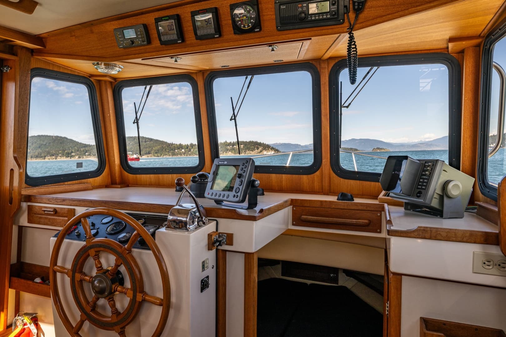 1999 Pacific Trawler 40