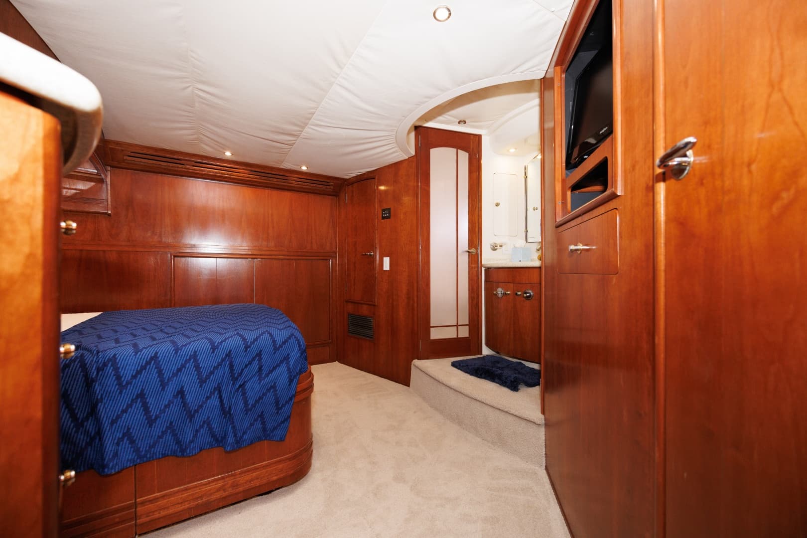 1999 Carver 530 Voyager