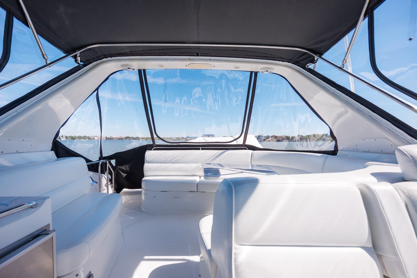 1999 Carver 530 Voyager