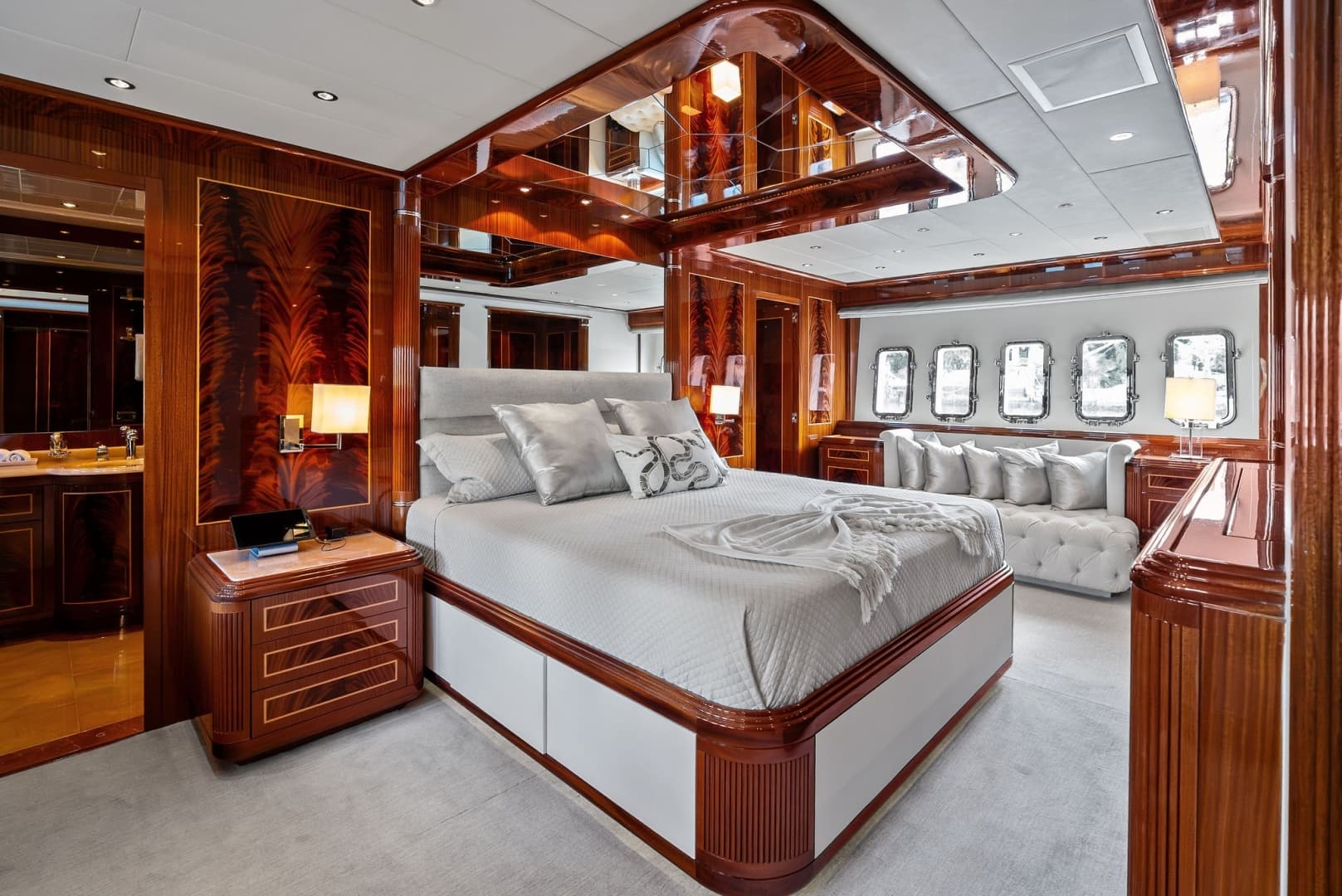 2005 Mangusta 130