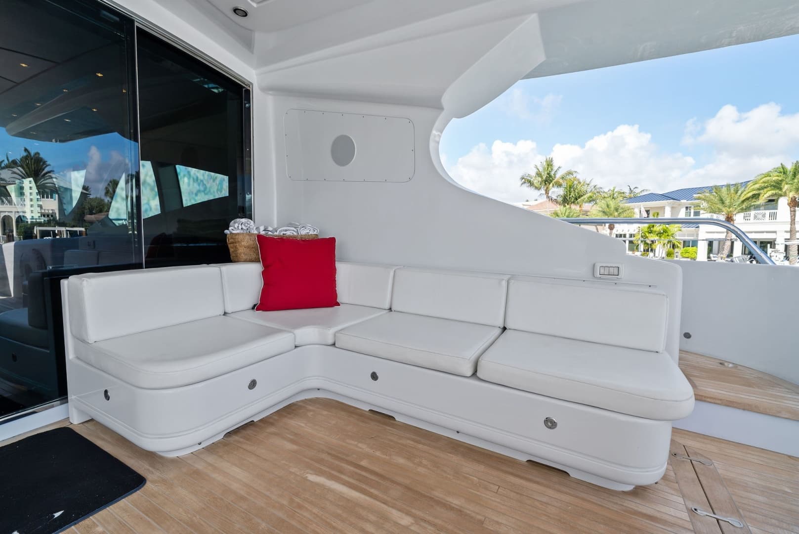 2005 Mangusta 130
