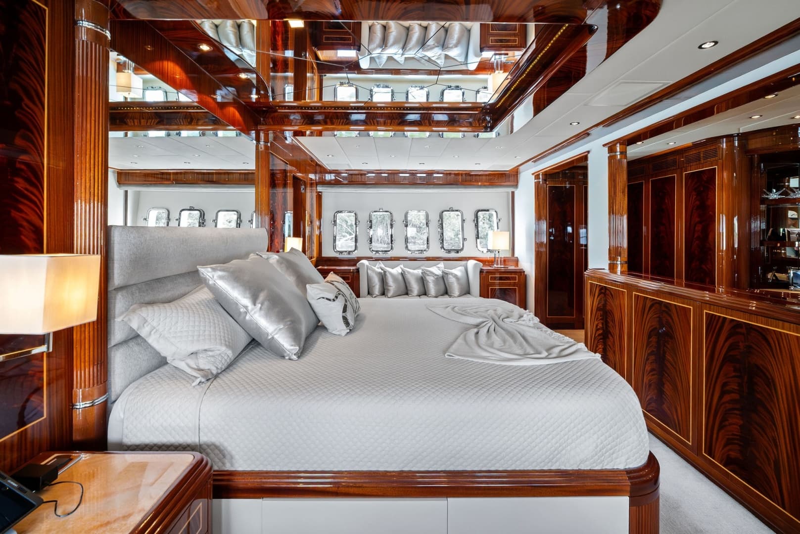 2005 Mangusta 130