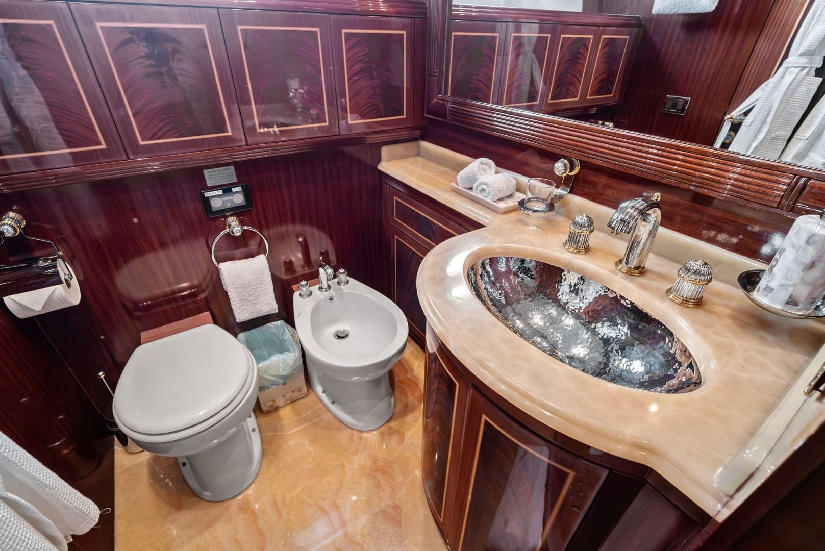2005 Mangusta 130