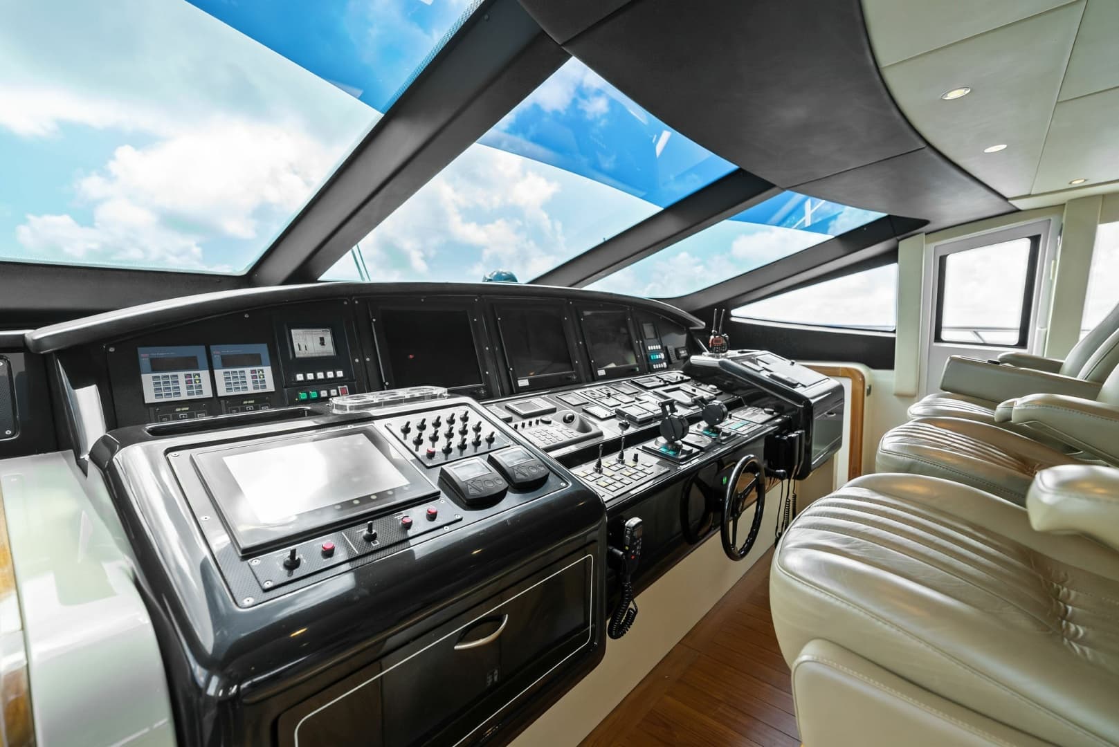2005 Mangusta 130