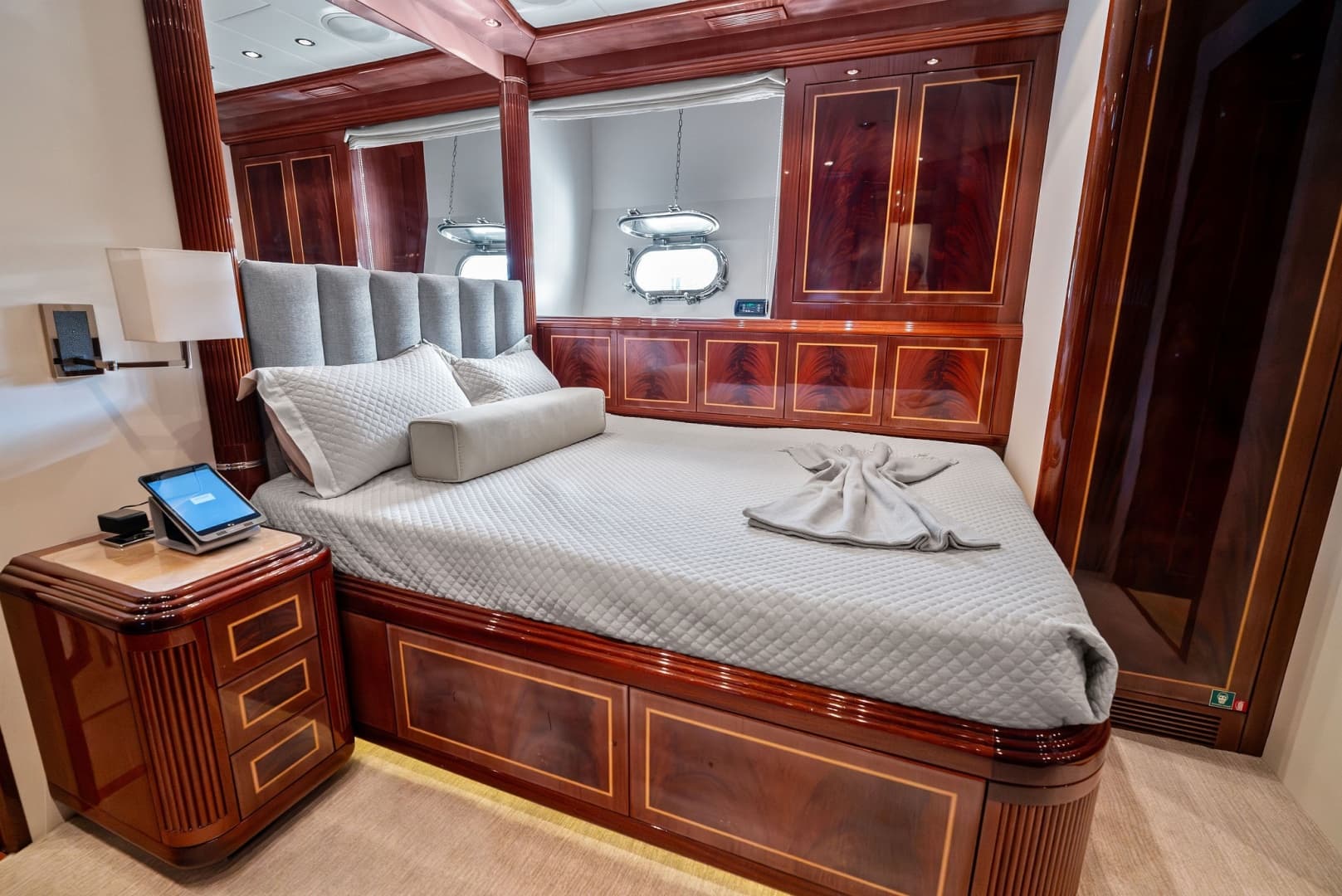 2005 Mangusta 130