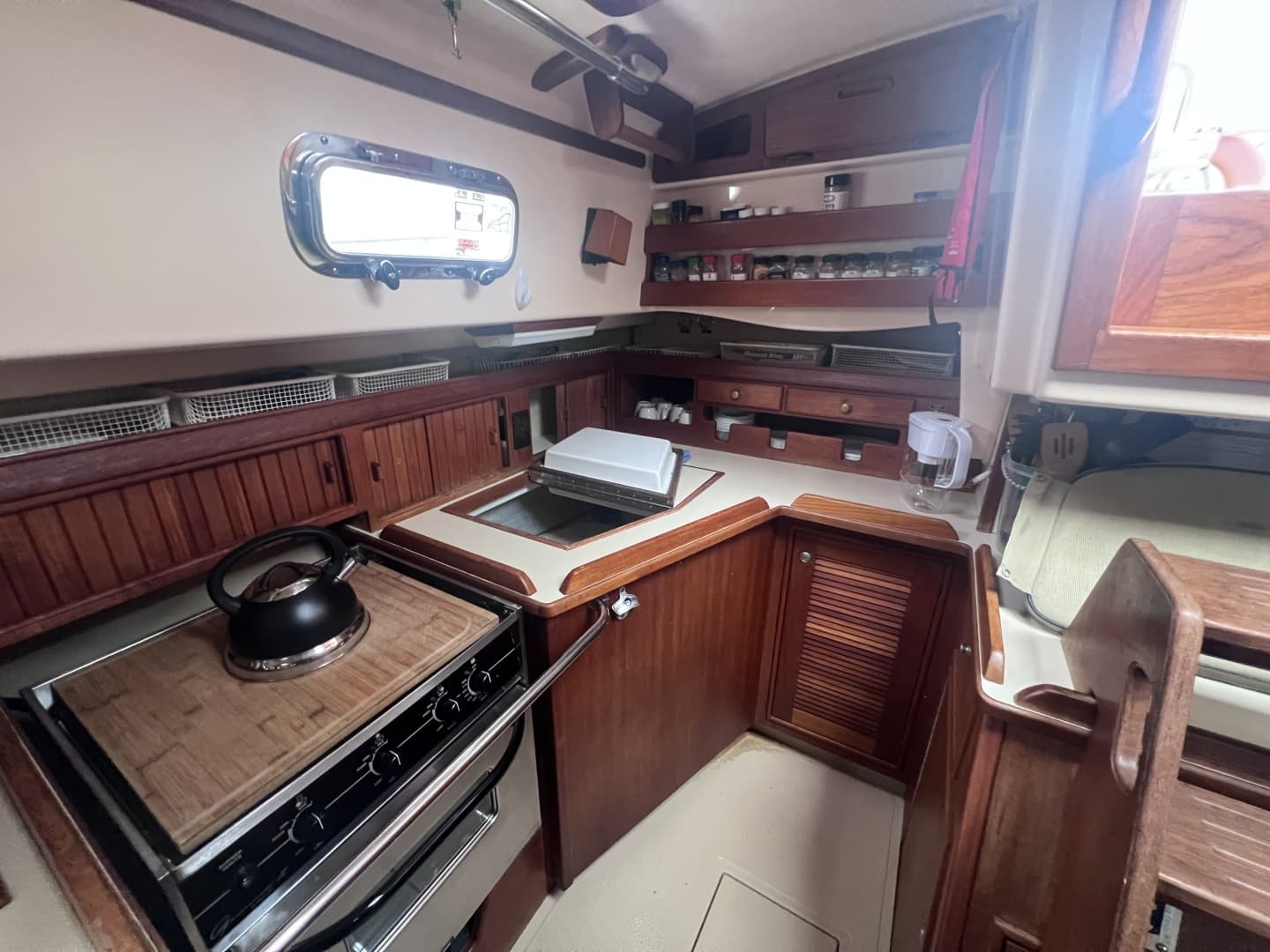 1997 Island Packet 37