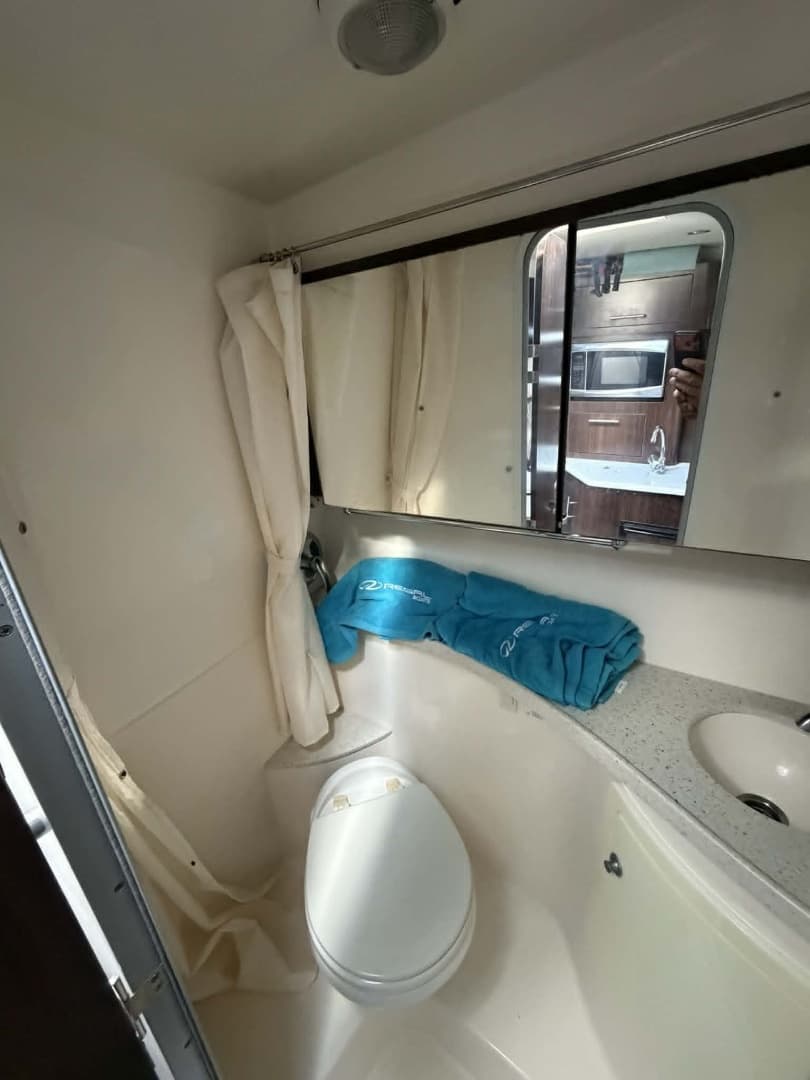 2016 Regal 28 Express