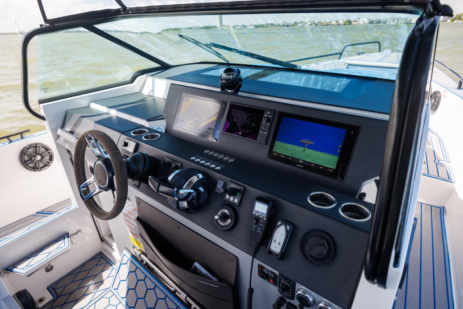 2019 Axopar 37 Sun Top