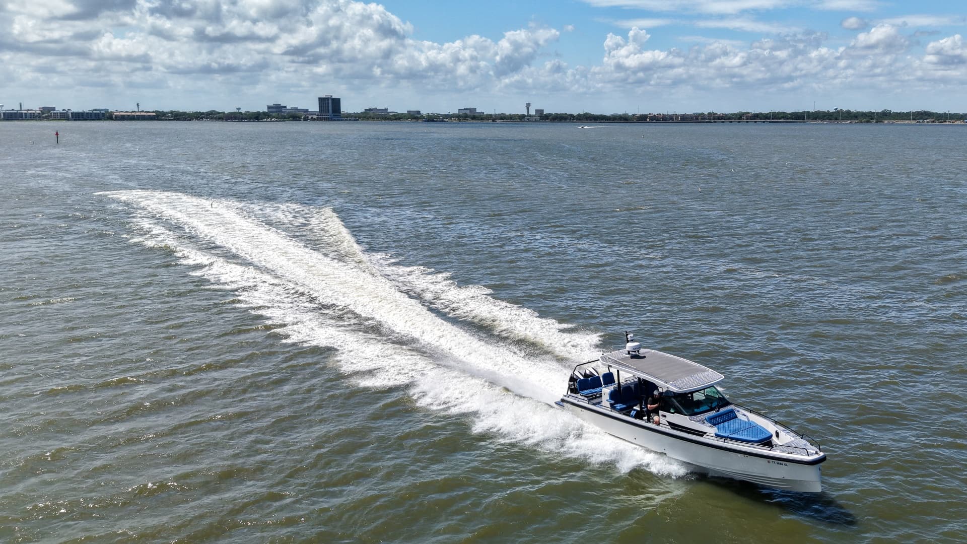 2019 Axopar 37 Sun Top