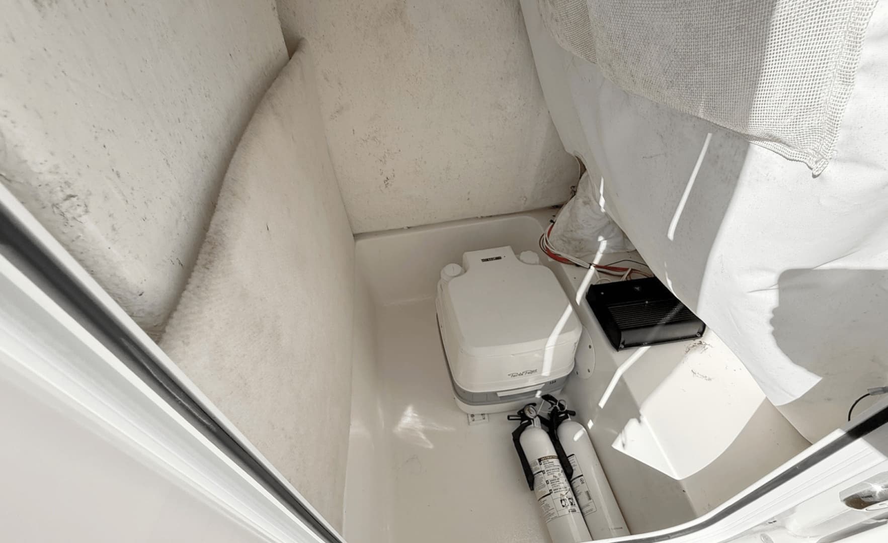 2021 Sea Hunt Ultra 229