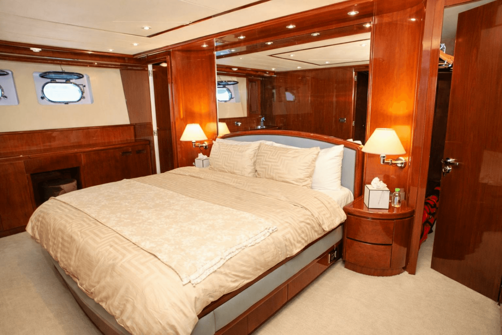 2005 Falcon Falcon 102 Flybridge