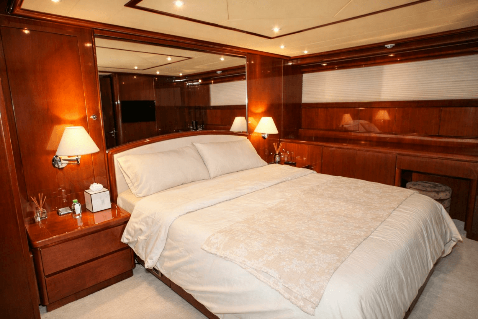 2005 Falcon Falcon 102 Flybridge