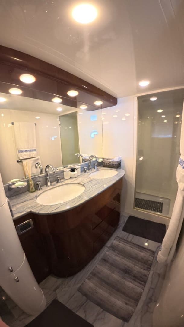 2005 Falcon Falcon 102 Flybridge