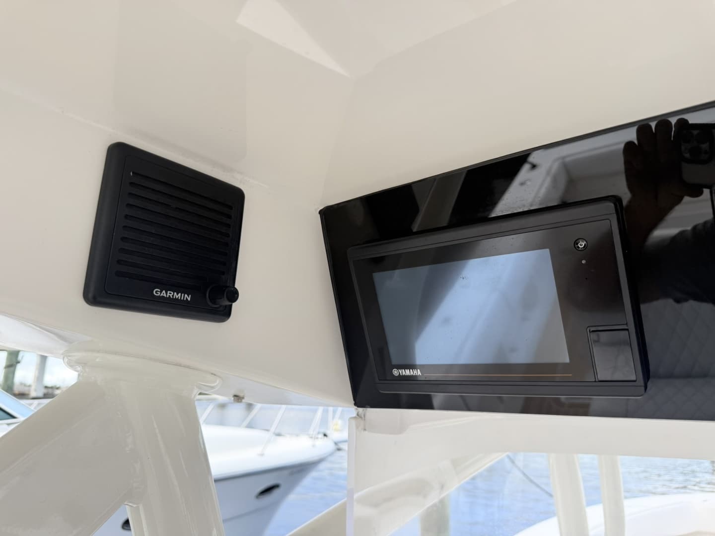 Jupiter 38 - PLAYPEN - Helm