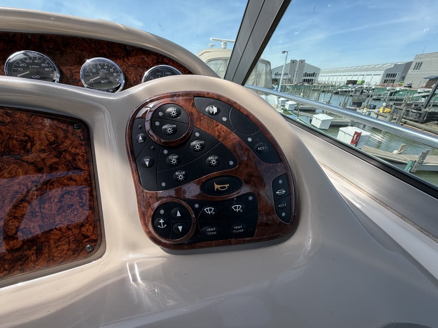 2006 Sea Ray 320 Sundancer