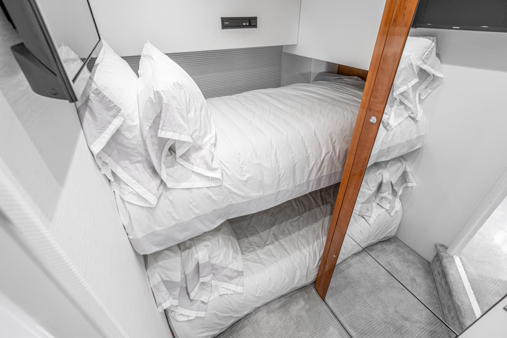 2005 Sunseeker 68 Predator