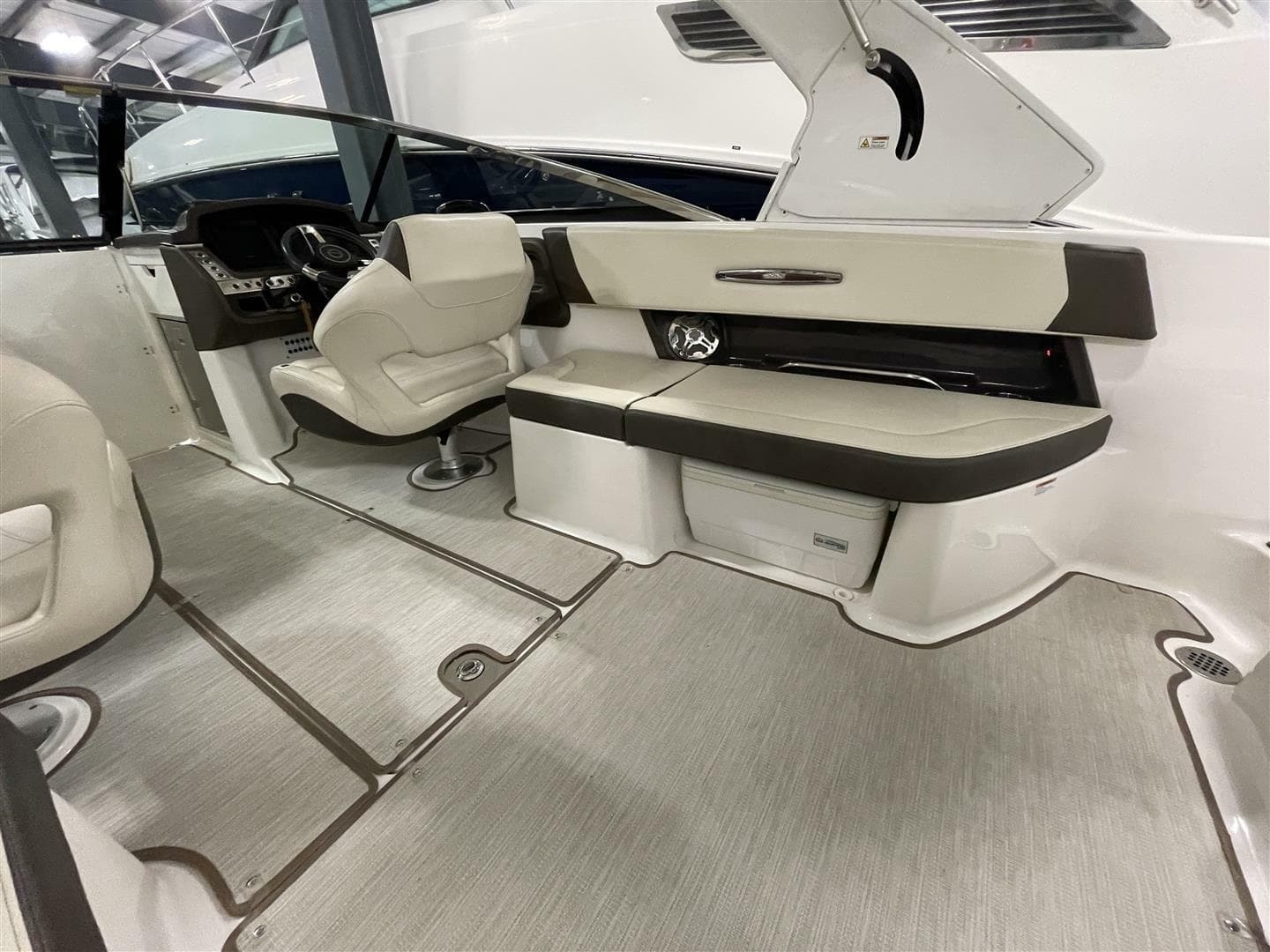 2019 Chaparral 297 SSX