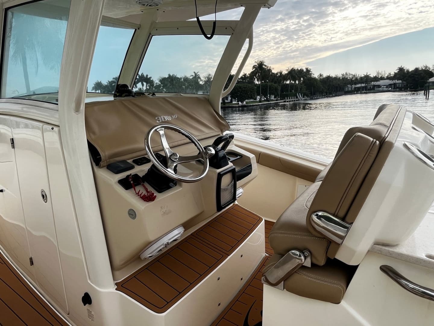 2017 Scout 300 LXF