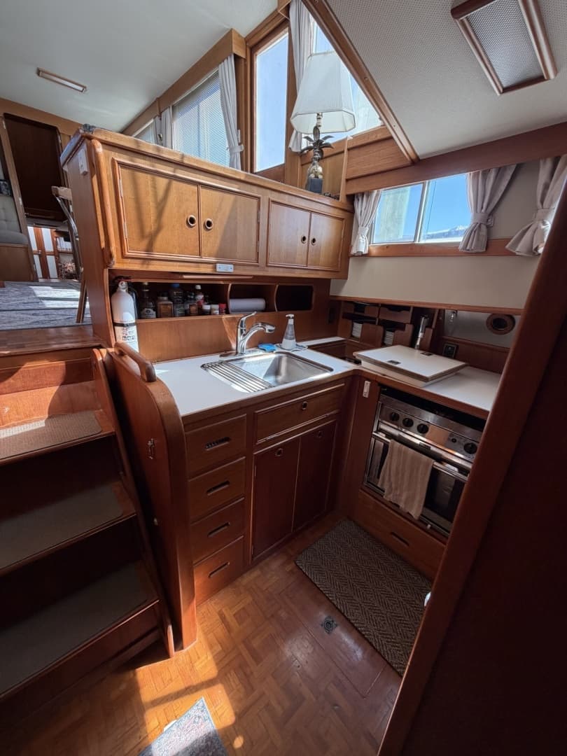 1991 Grand Banks Classic 46