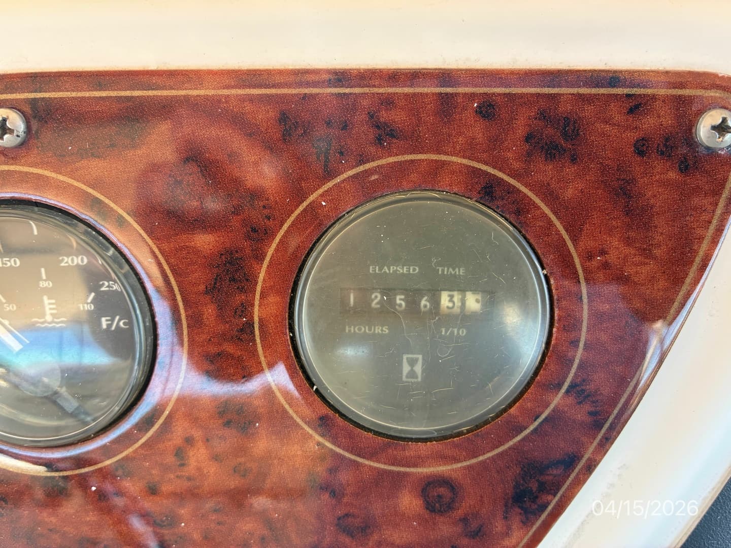 41' Maxum Starboard Engine Hours