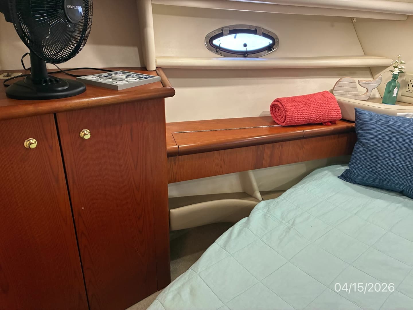 41' Maxum VIP Stateroom