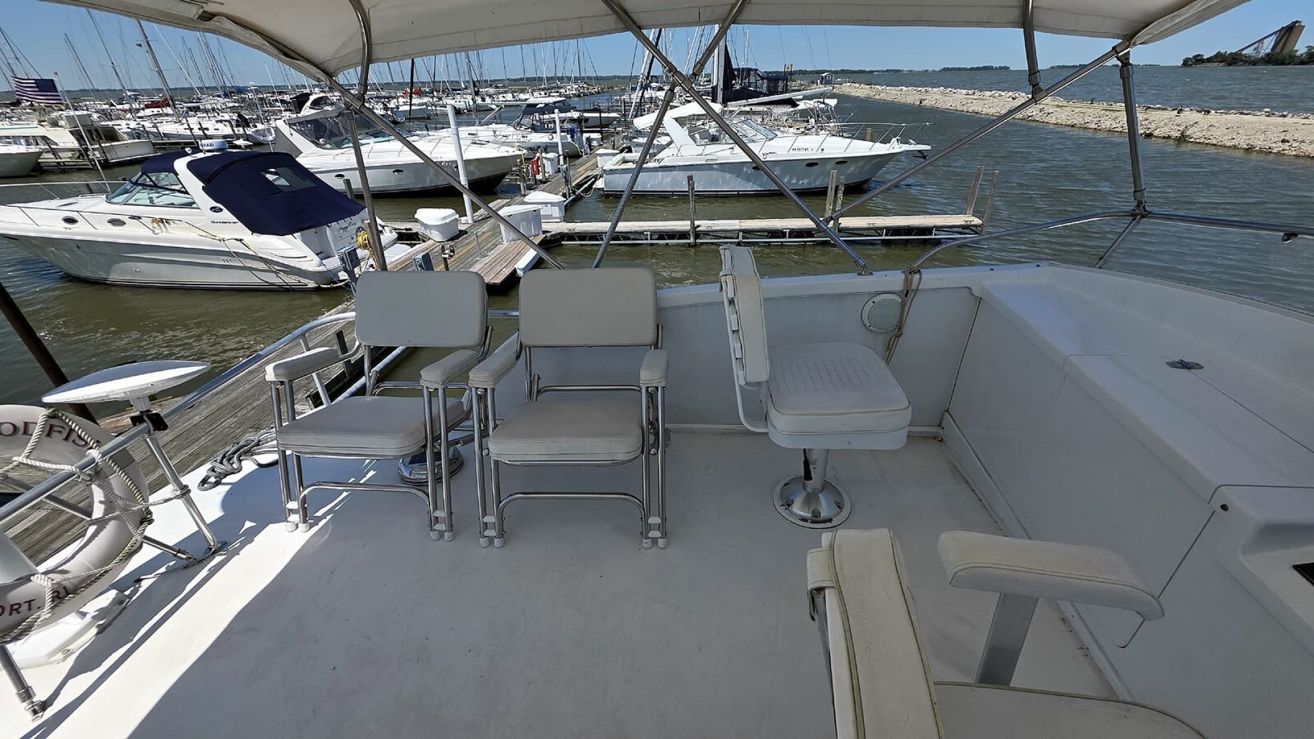 Flybridge Port
