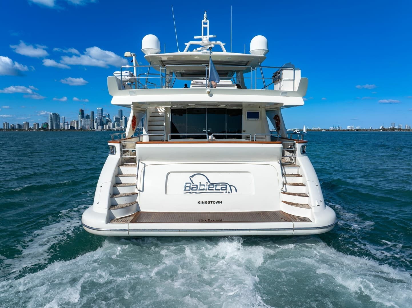 2005 Azimut 105