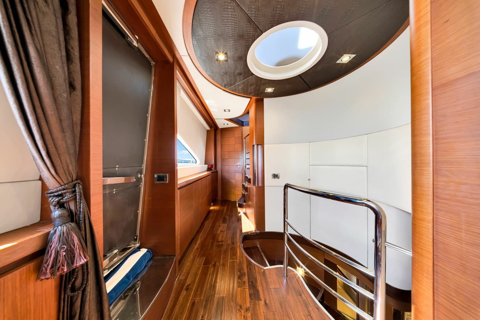 2005 Azimut 105