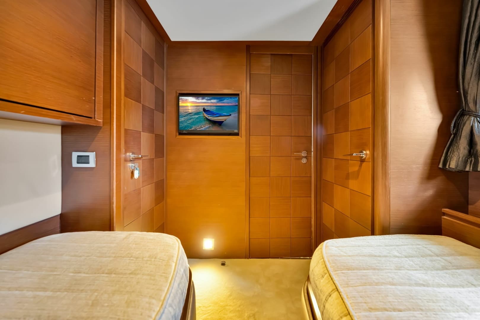 2005 Azimut 105